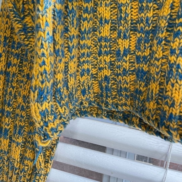 𝅺urban Outfitters Turtleneck Knitted Sweater size XS - Picture 7 of 7